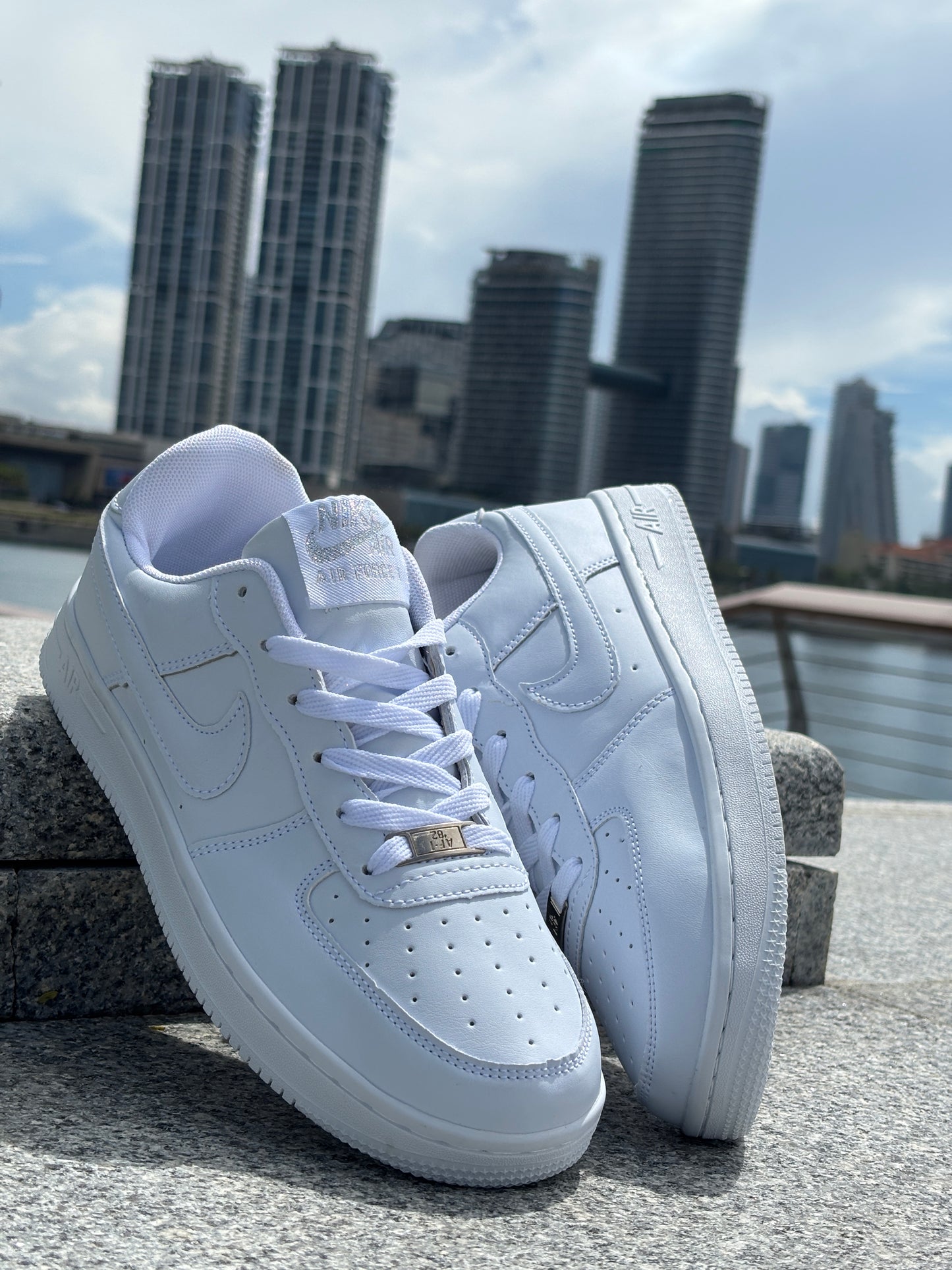 AIR FORCE 1-WHITE