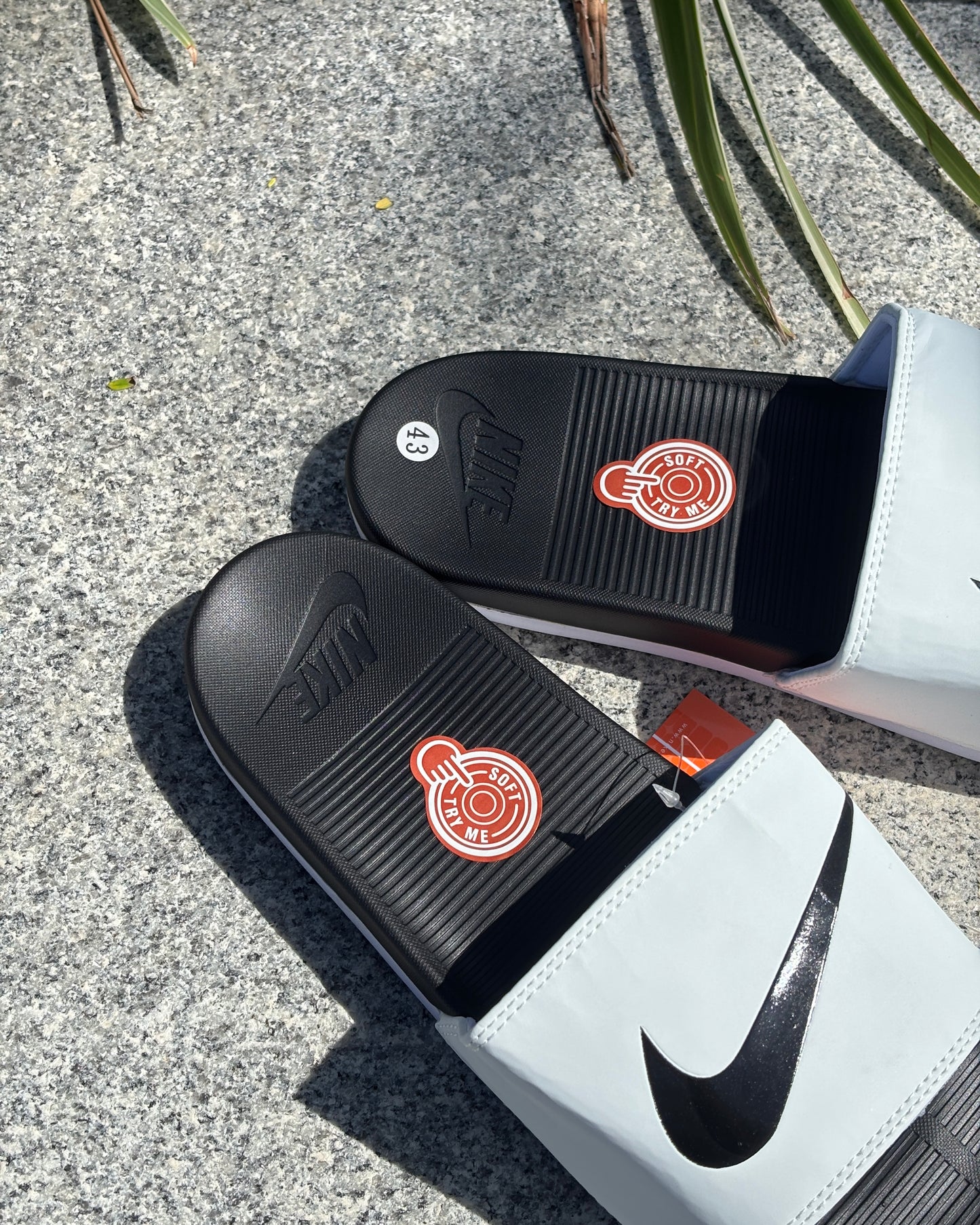 NIKE COMFORT SLIDES