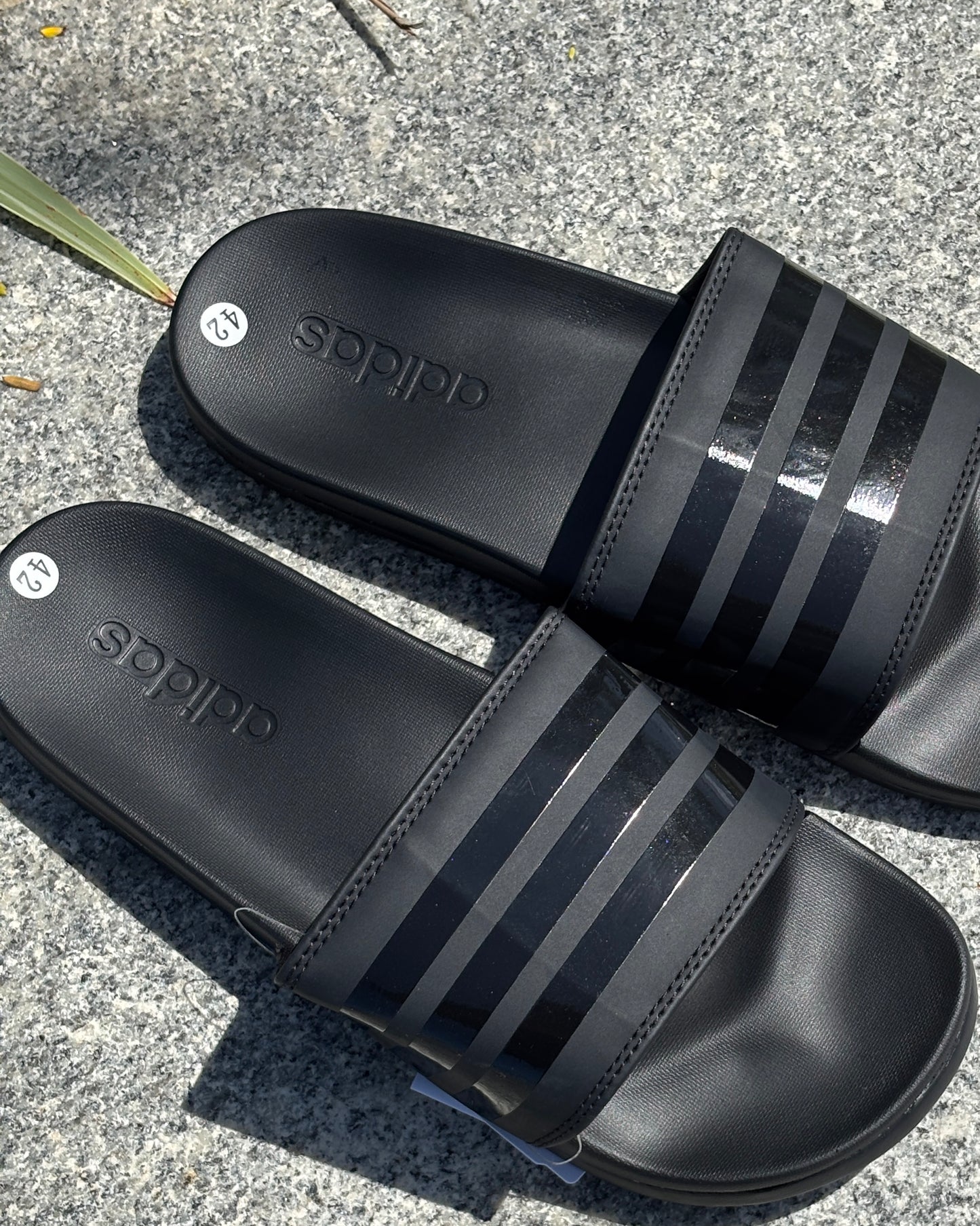 ADILETTE SLIDES