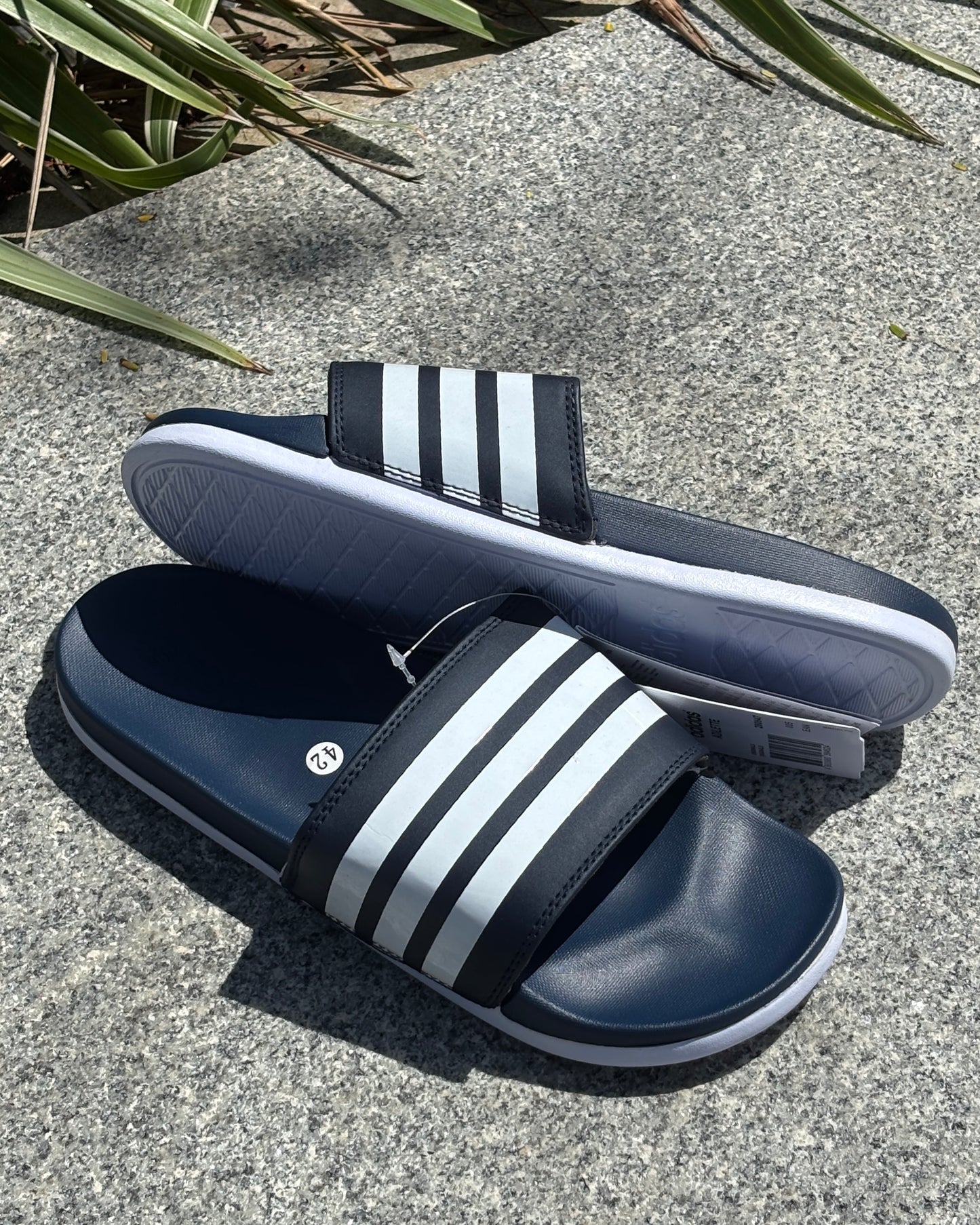 ADILETTE SLIDES