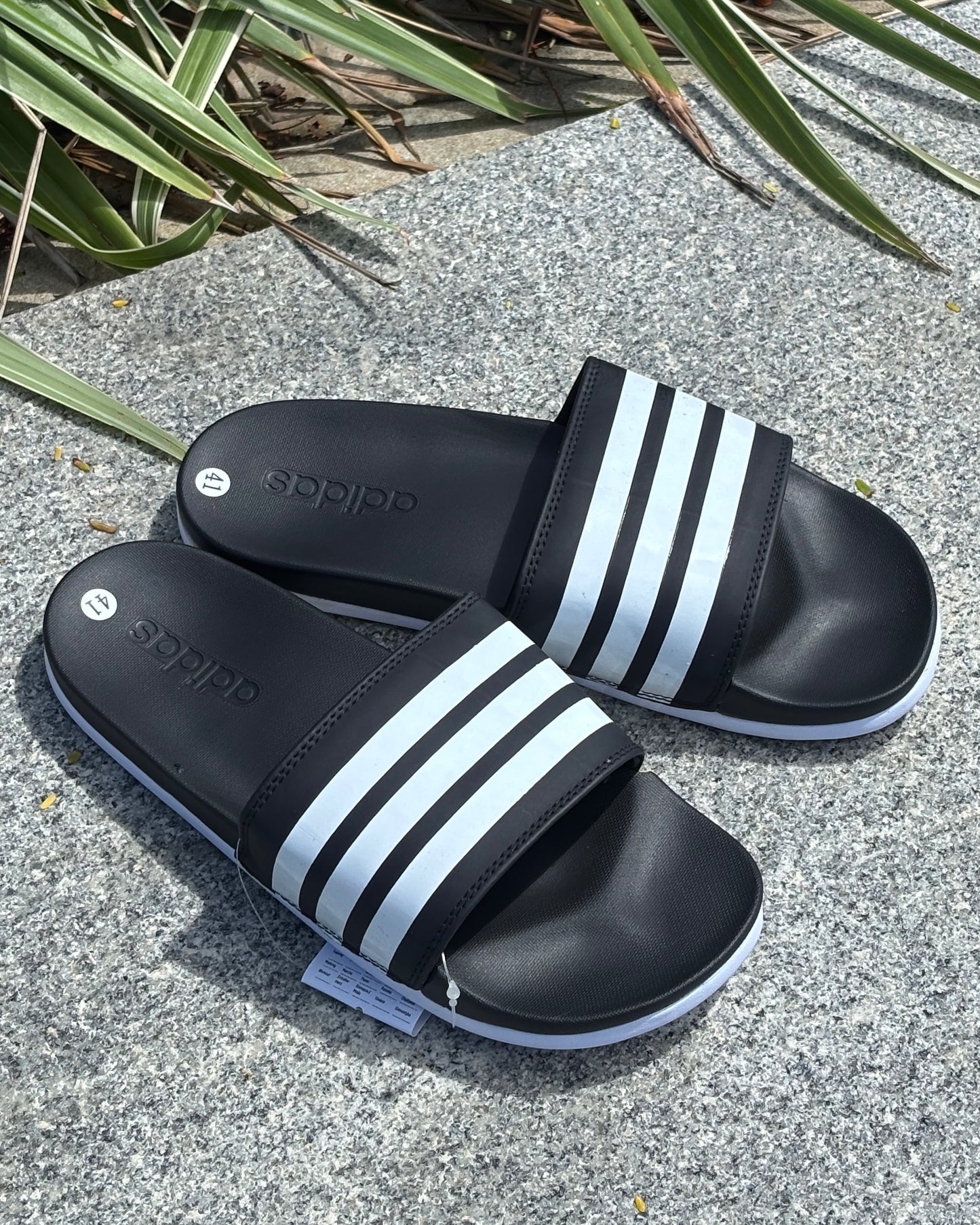ADILETTE SLIDES