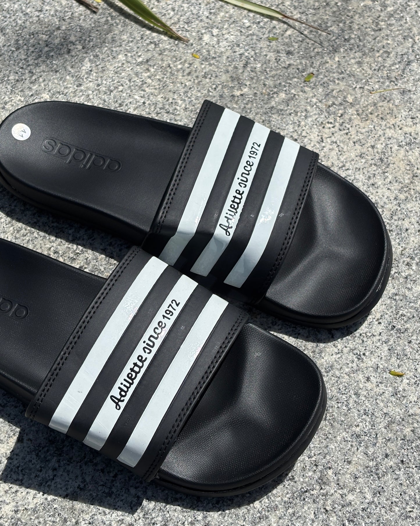ADILETTE SLIDES