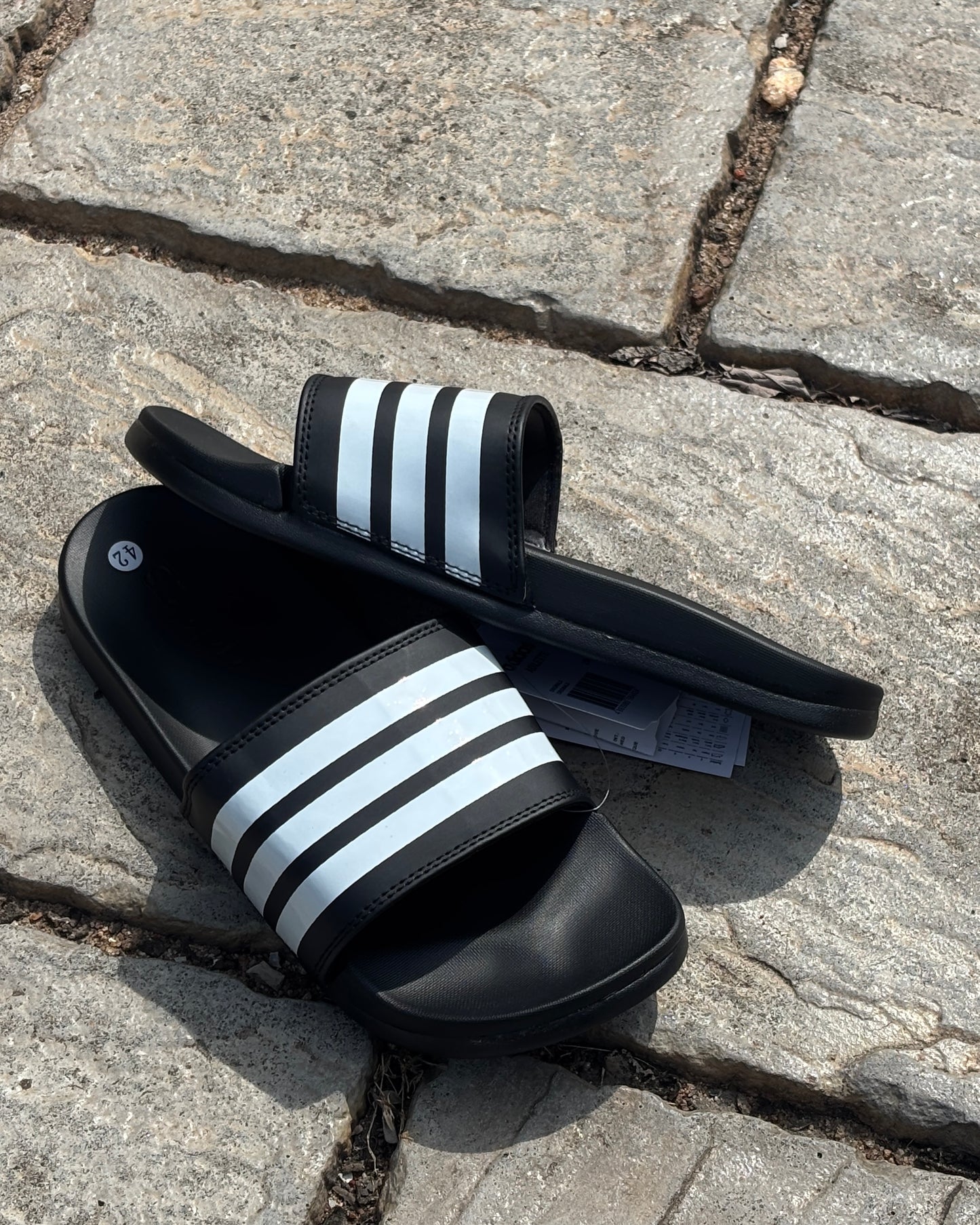 ADIDAS SLIDES