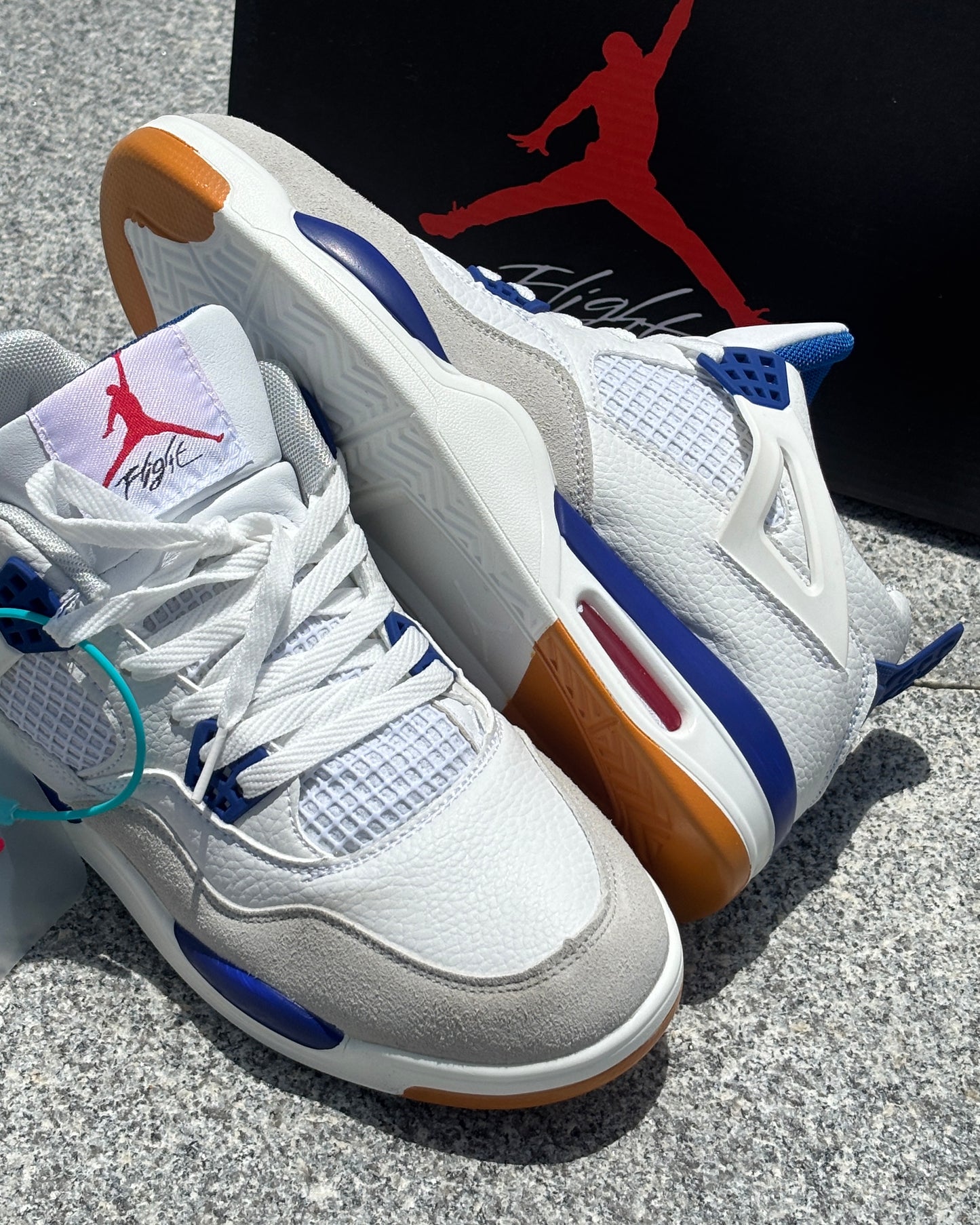 AIR JORDAN RETRO 4- WHITE/BLUE