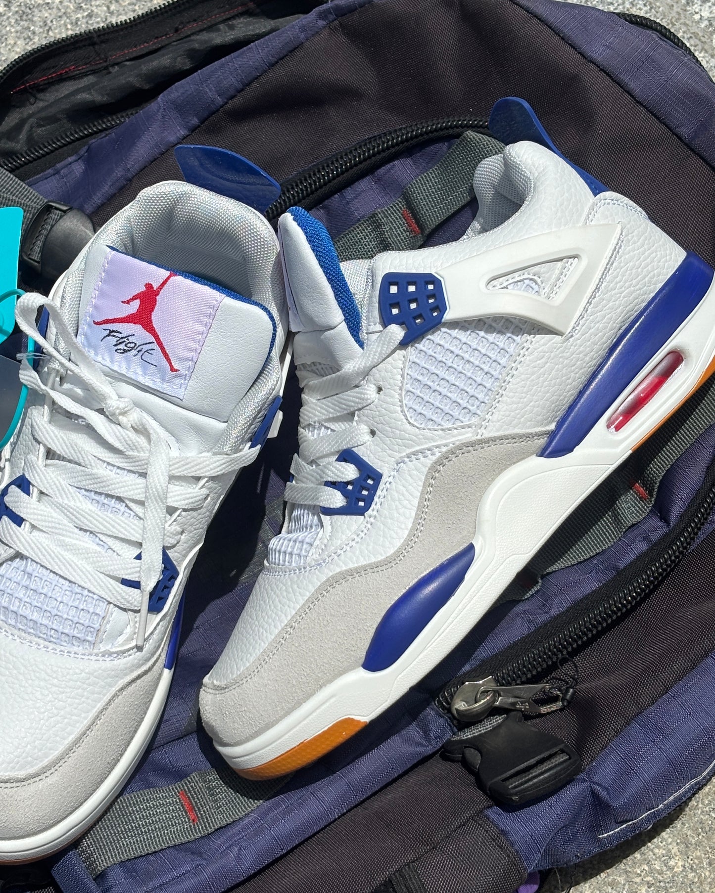 AIR JORDAN RETRO 4- WHITE/BLUE