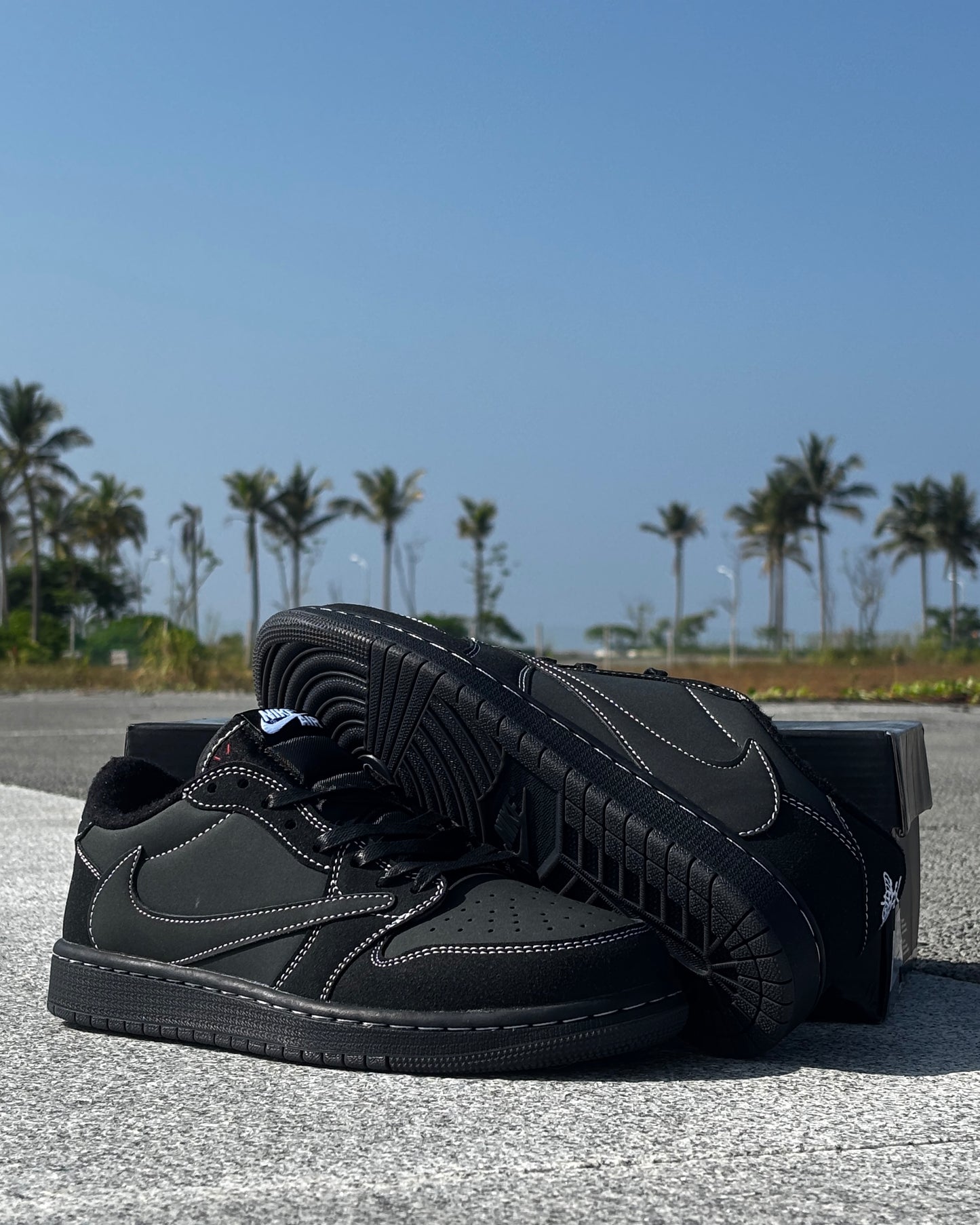 AIR JORDAN 1 x TRAVIS SCOTT LOW