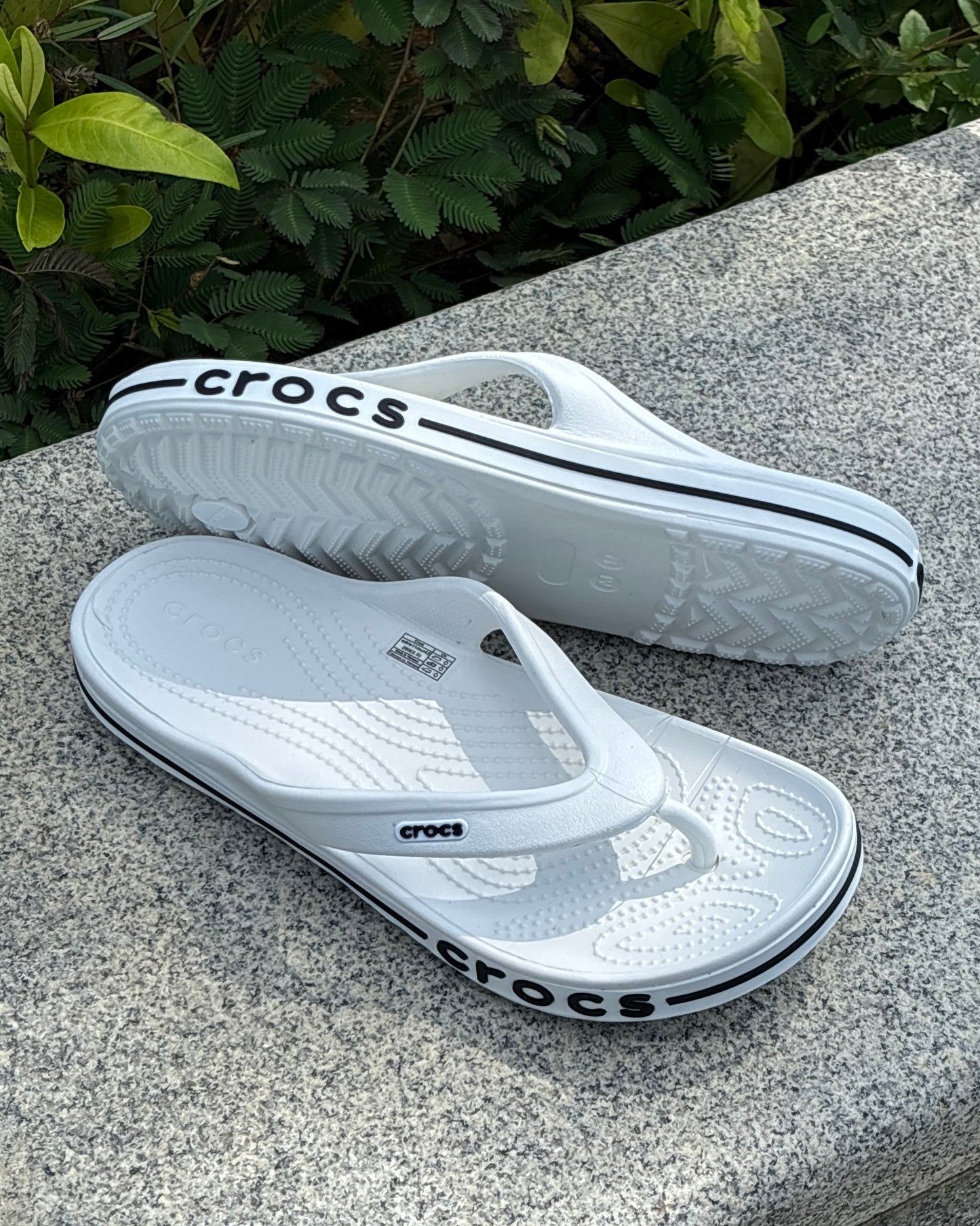 CROCS FLIP-FLOPS