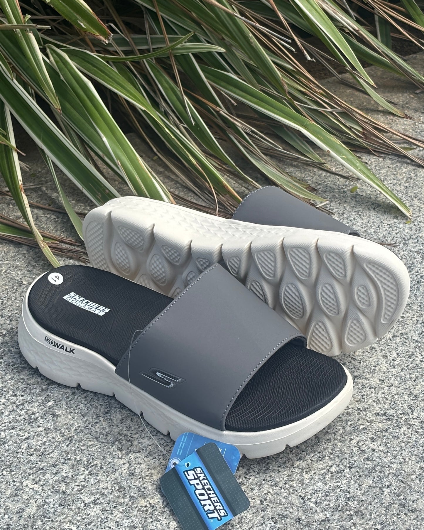 SKECHERS GO-WALK MASSAGE FIT SLIDES