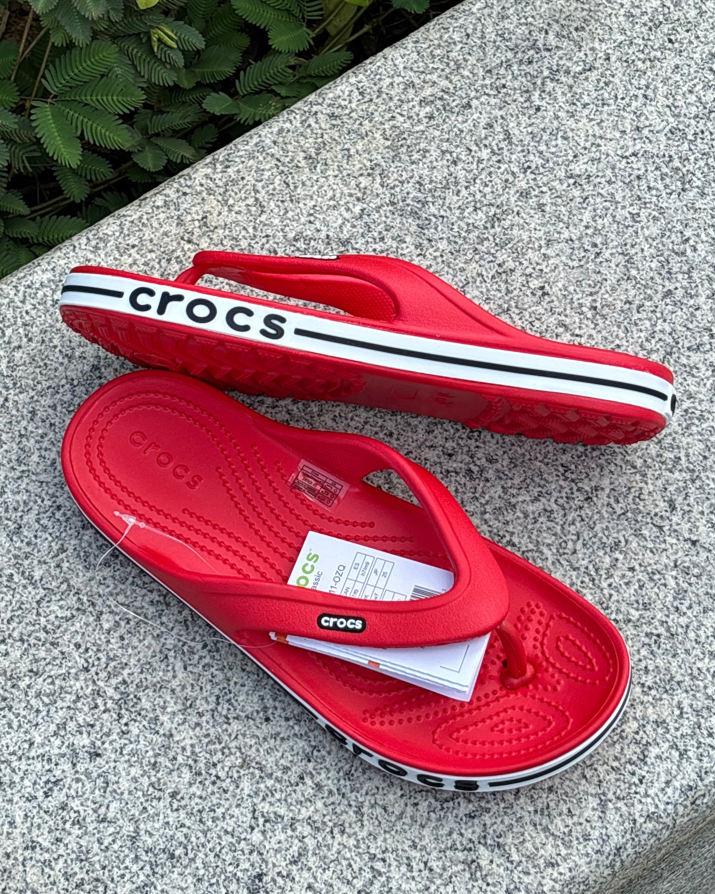 CROCS FLIP-FLOPS