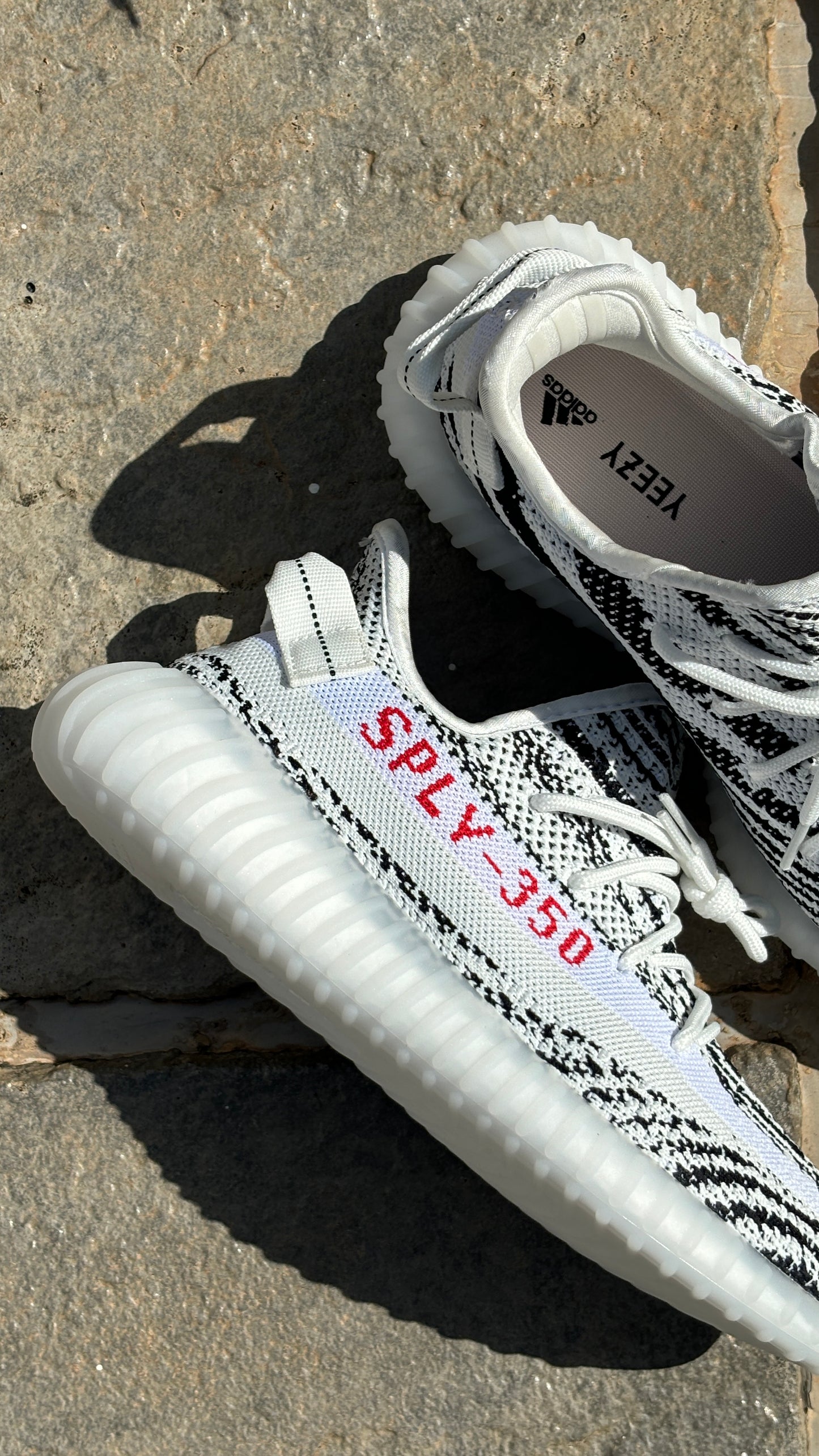 YEEZY 350 V2 ZEBRA