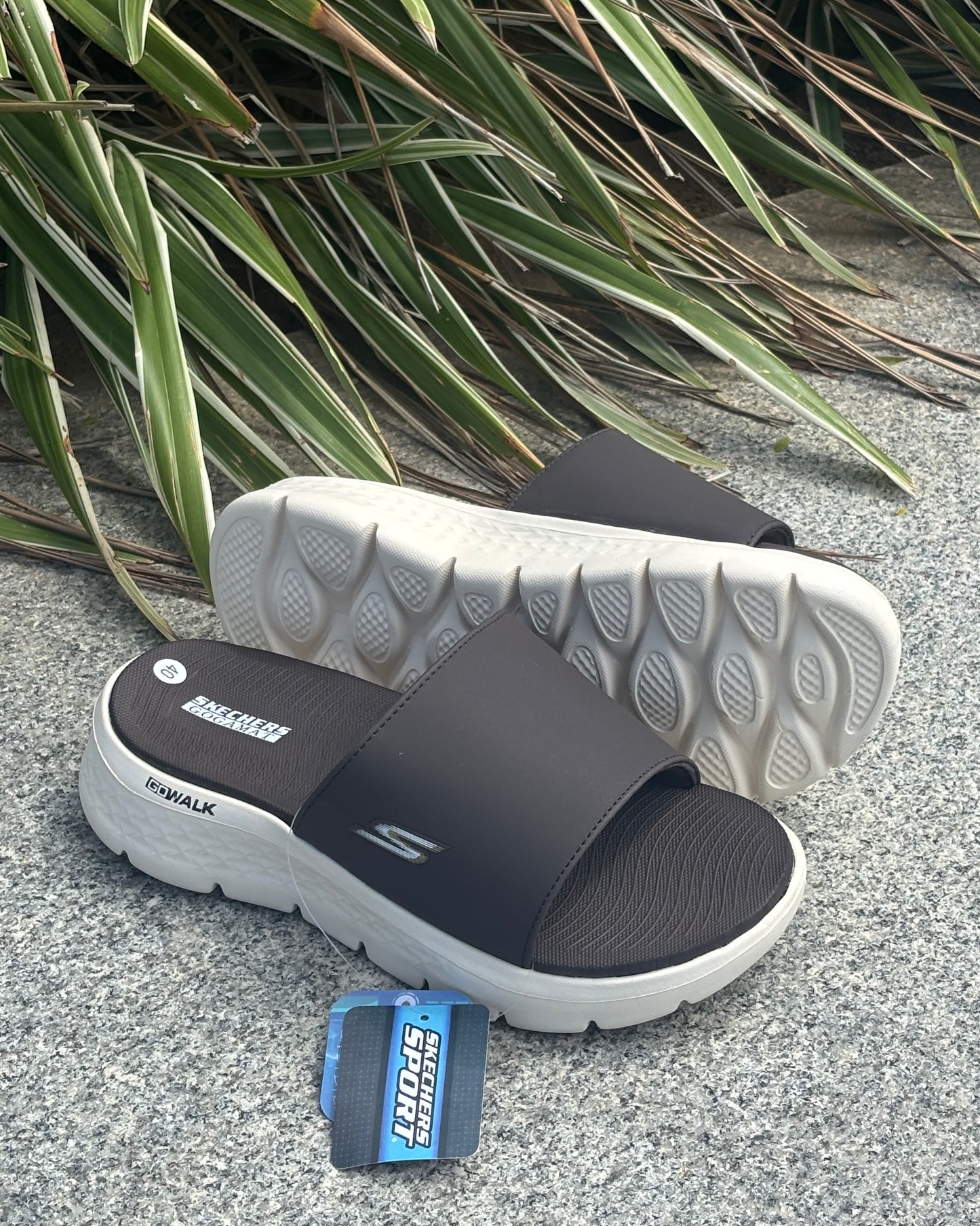 SKECHERS GO-WALK MASSAGE FIT SLIDES