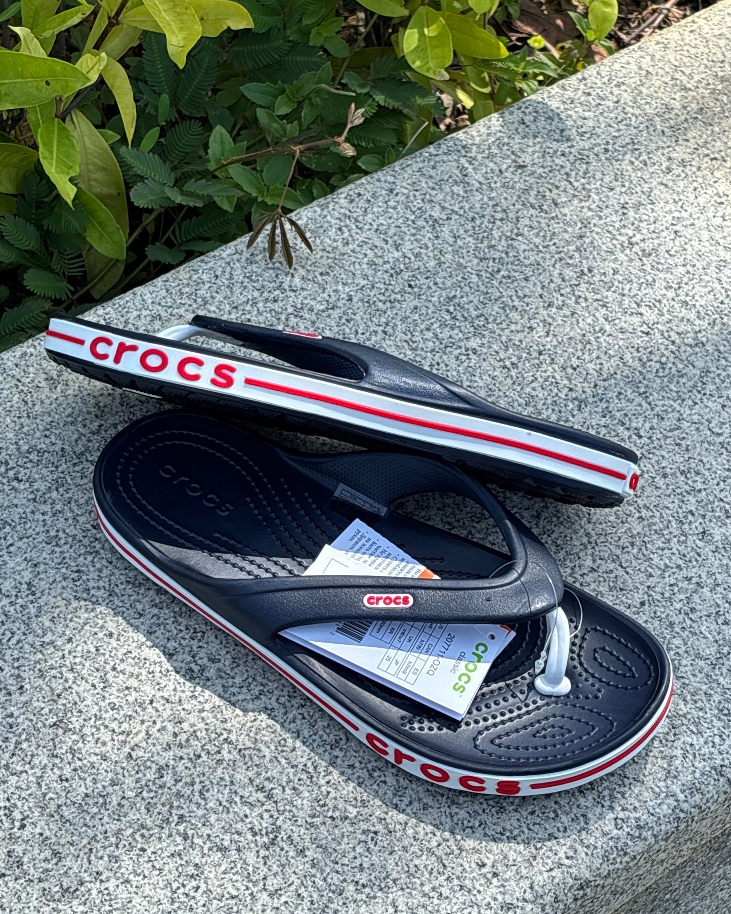 CROCS FLIP-FLOPS