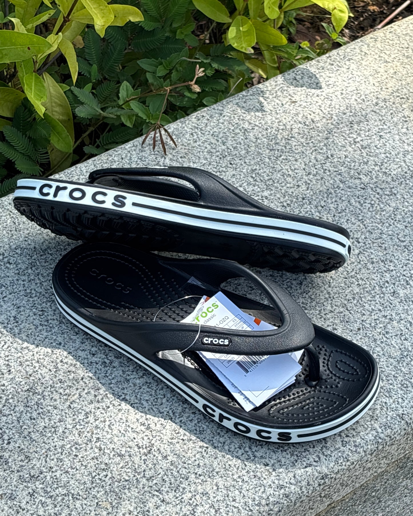 CROCS FLIP-FLOPS
