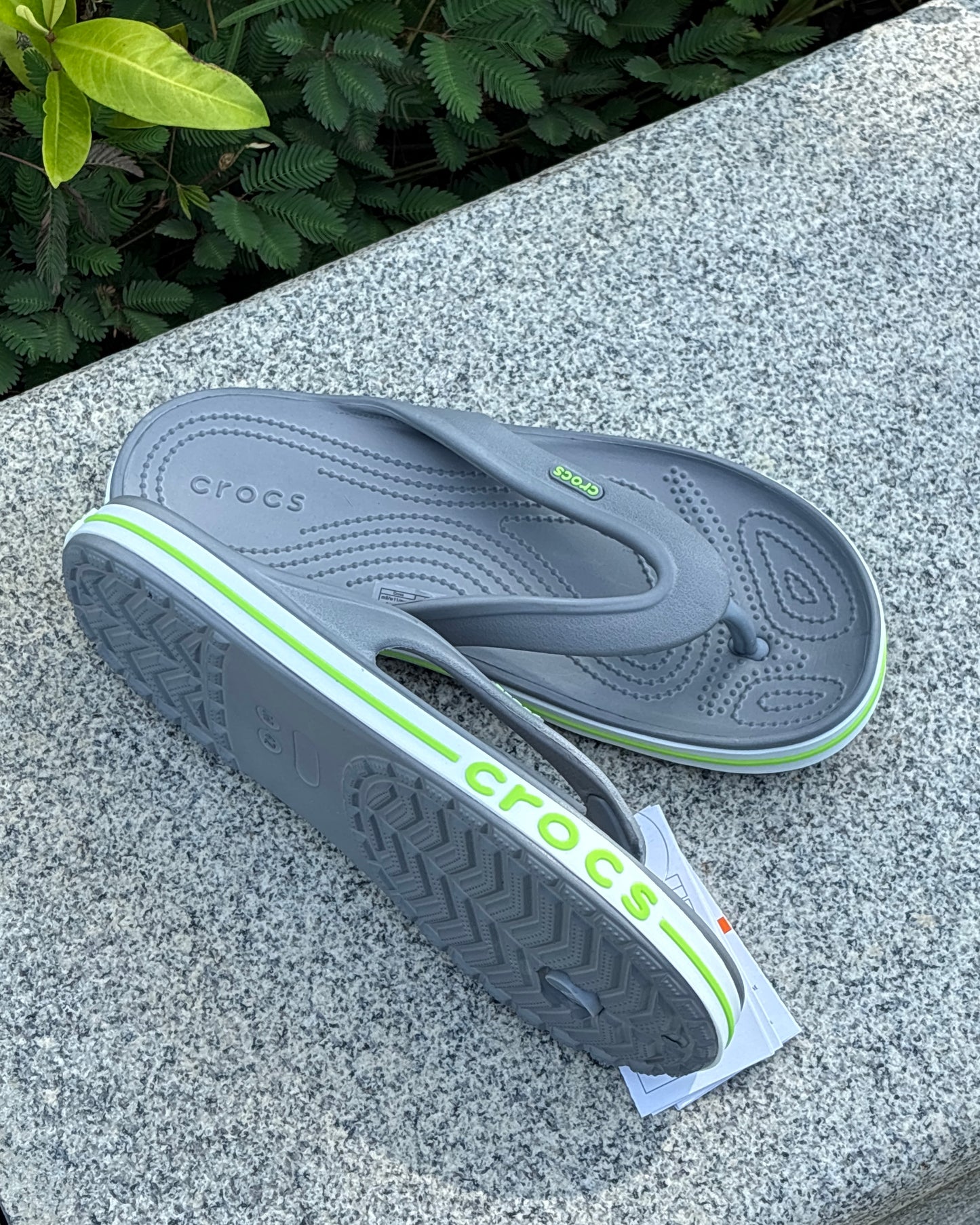 CROCS FLIP-FLOPS