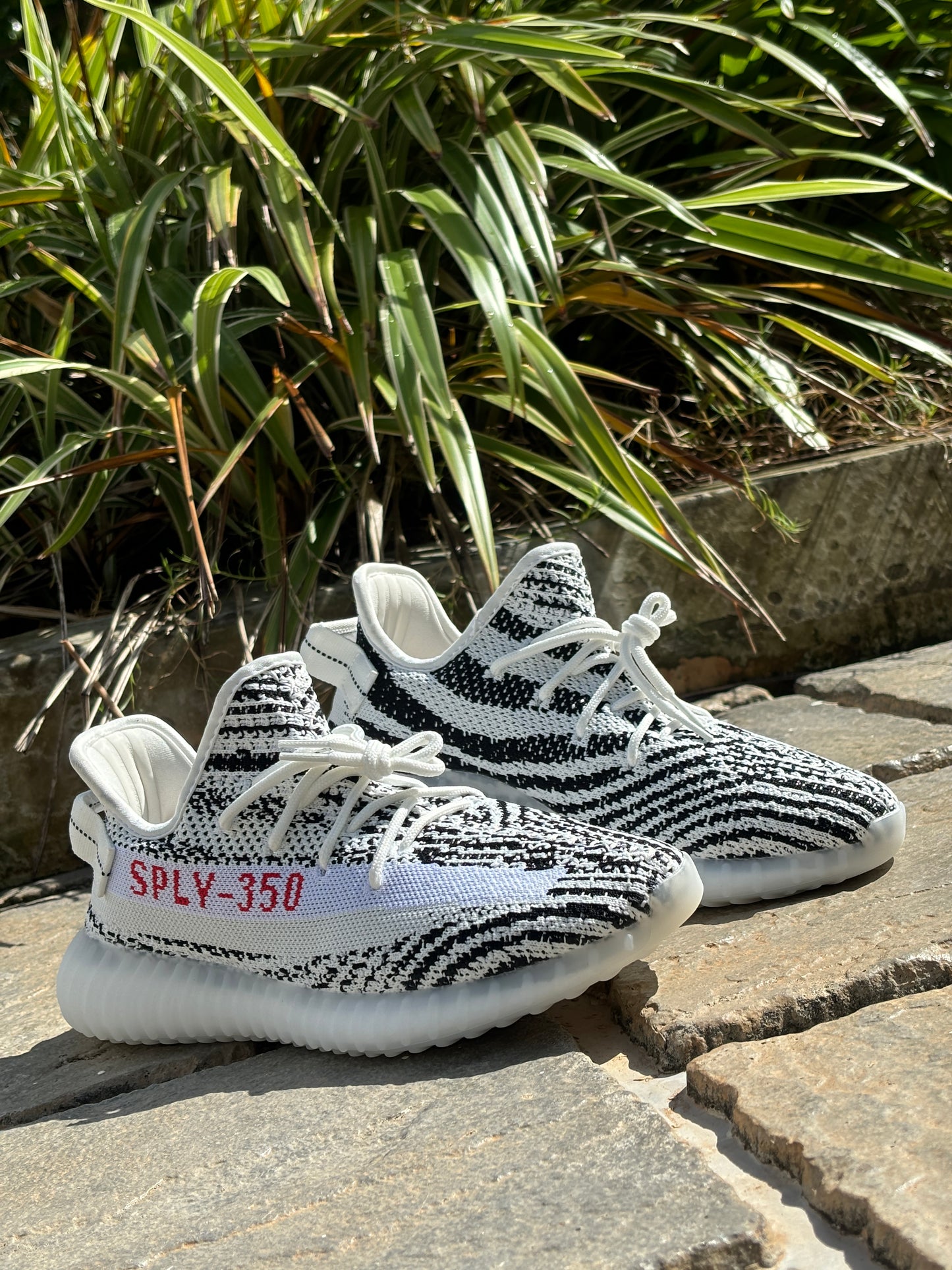 YEEZY 350 V2 ZEBRA