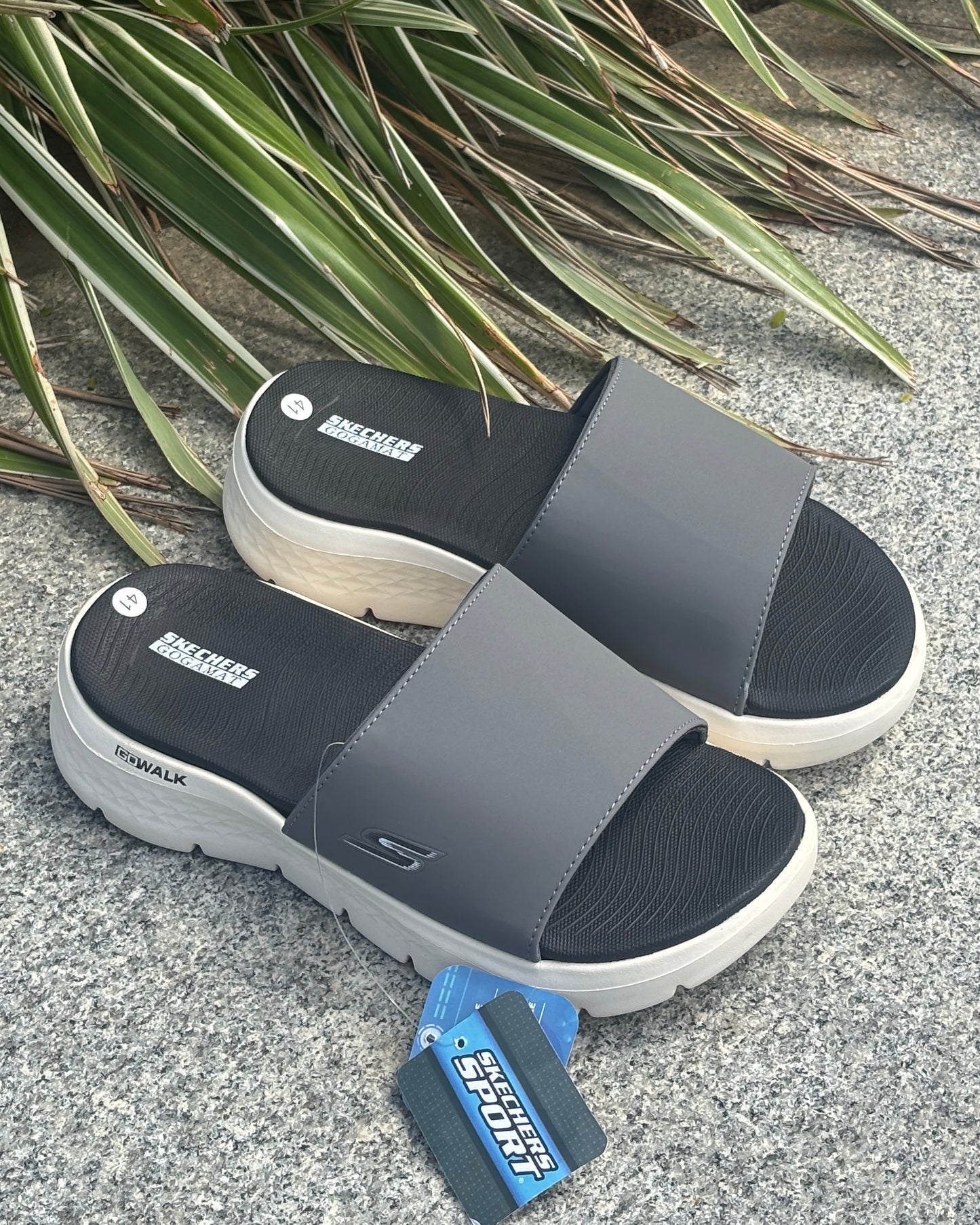 SKECHERS GO-WALK MASSAGE FIT SLIDES