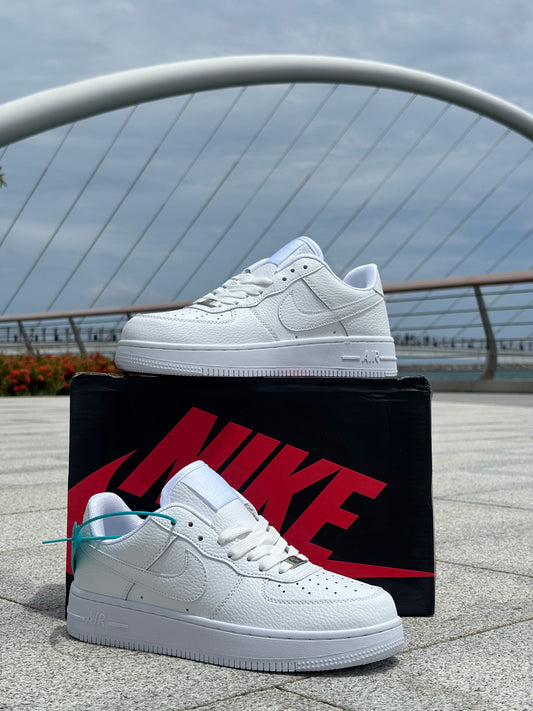 AIR FORCE 1-WHITE