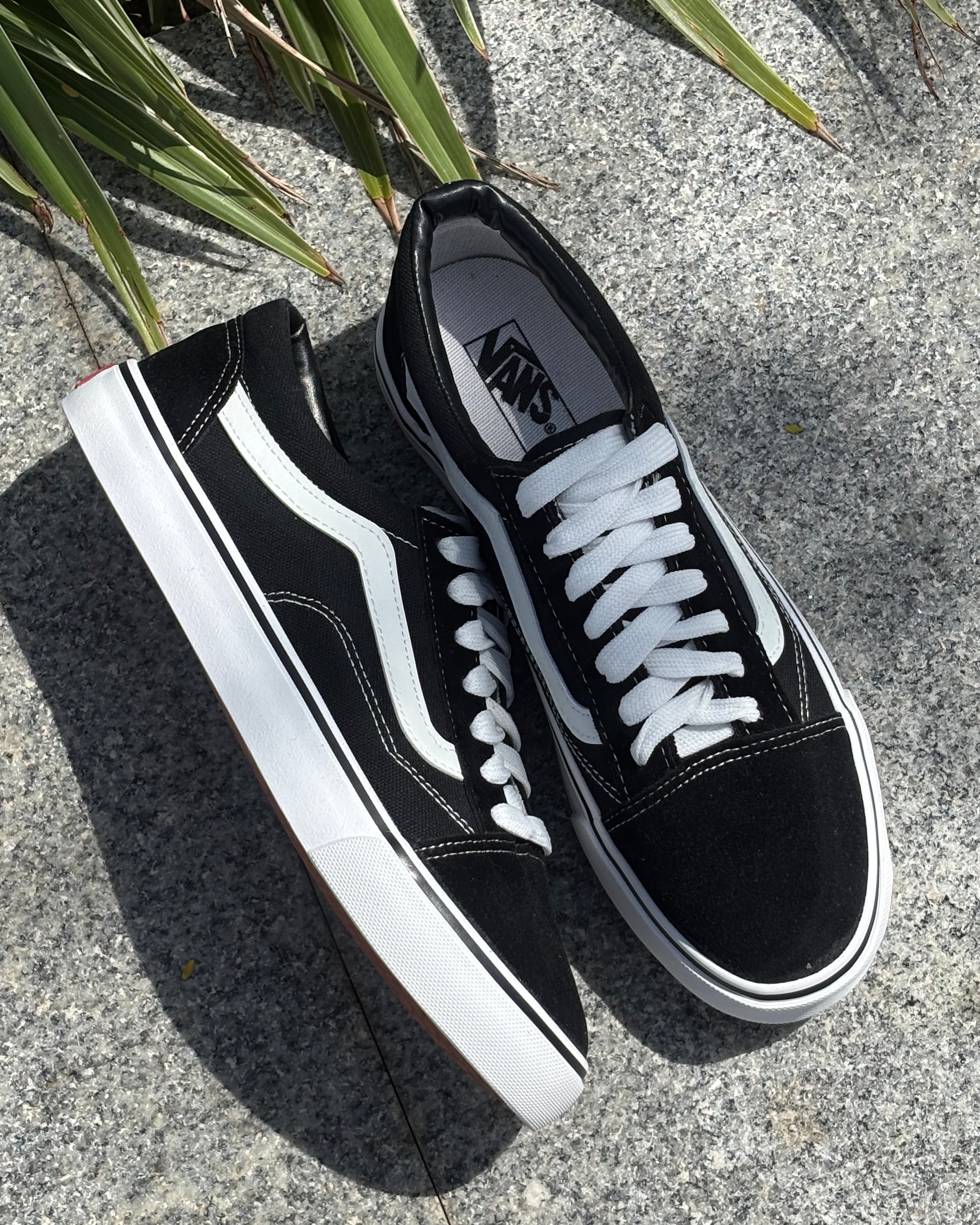 Low Top Old School Vans Black White VANS-OLD SKOOL – The