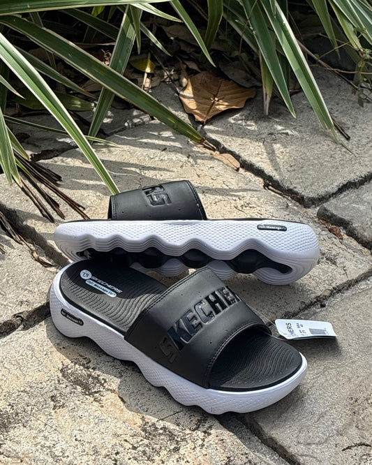 SKECHERS MASSAGE FIT SLIDES
