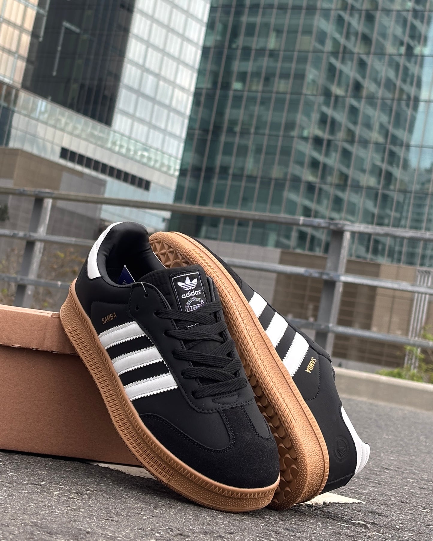 SAMBA- B/W