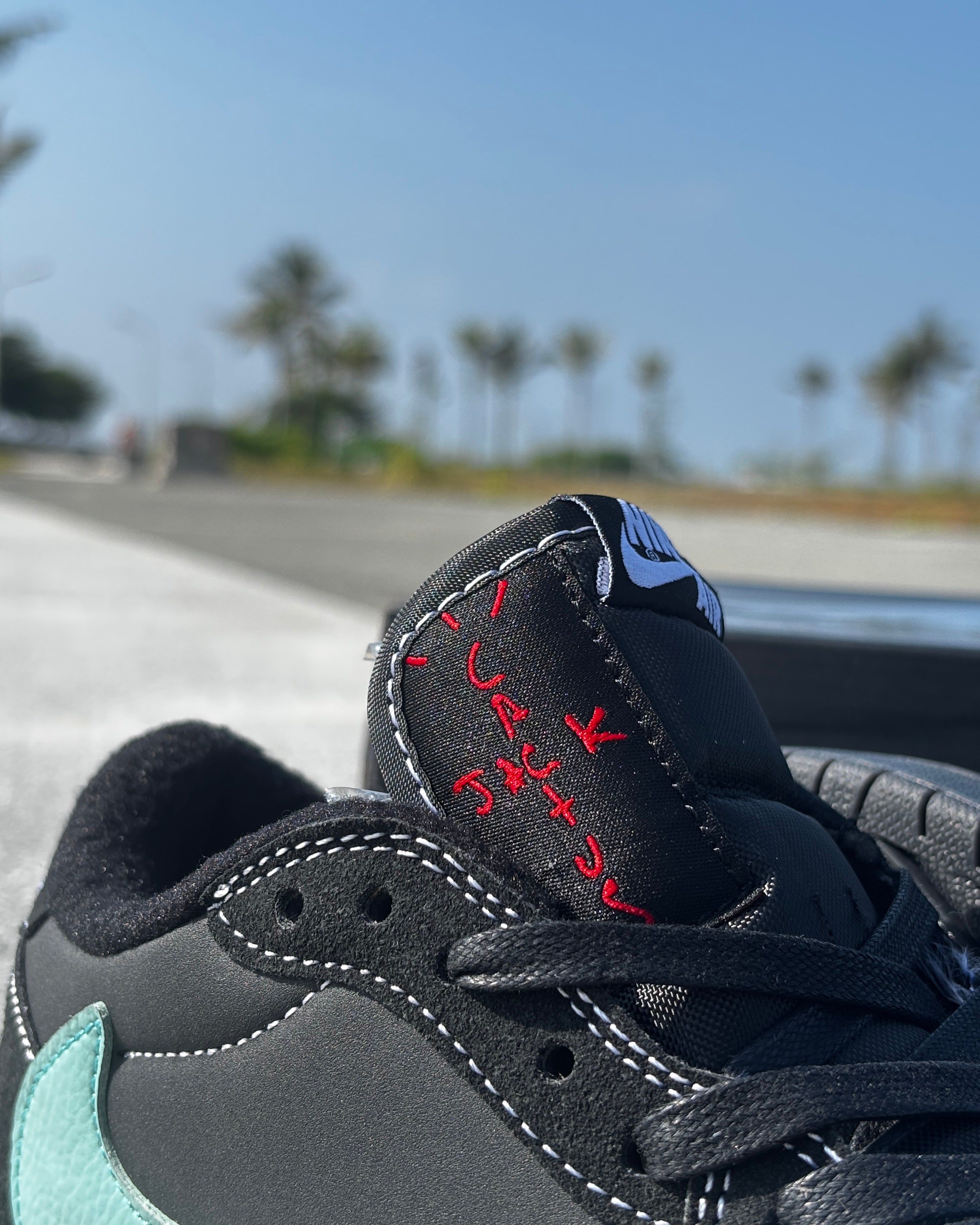 AIR JORDAN 1 x TRAVIS SCOTT LOW – The Shoe Station