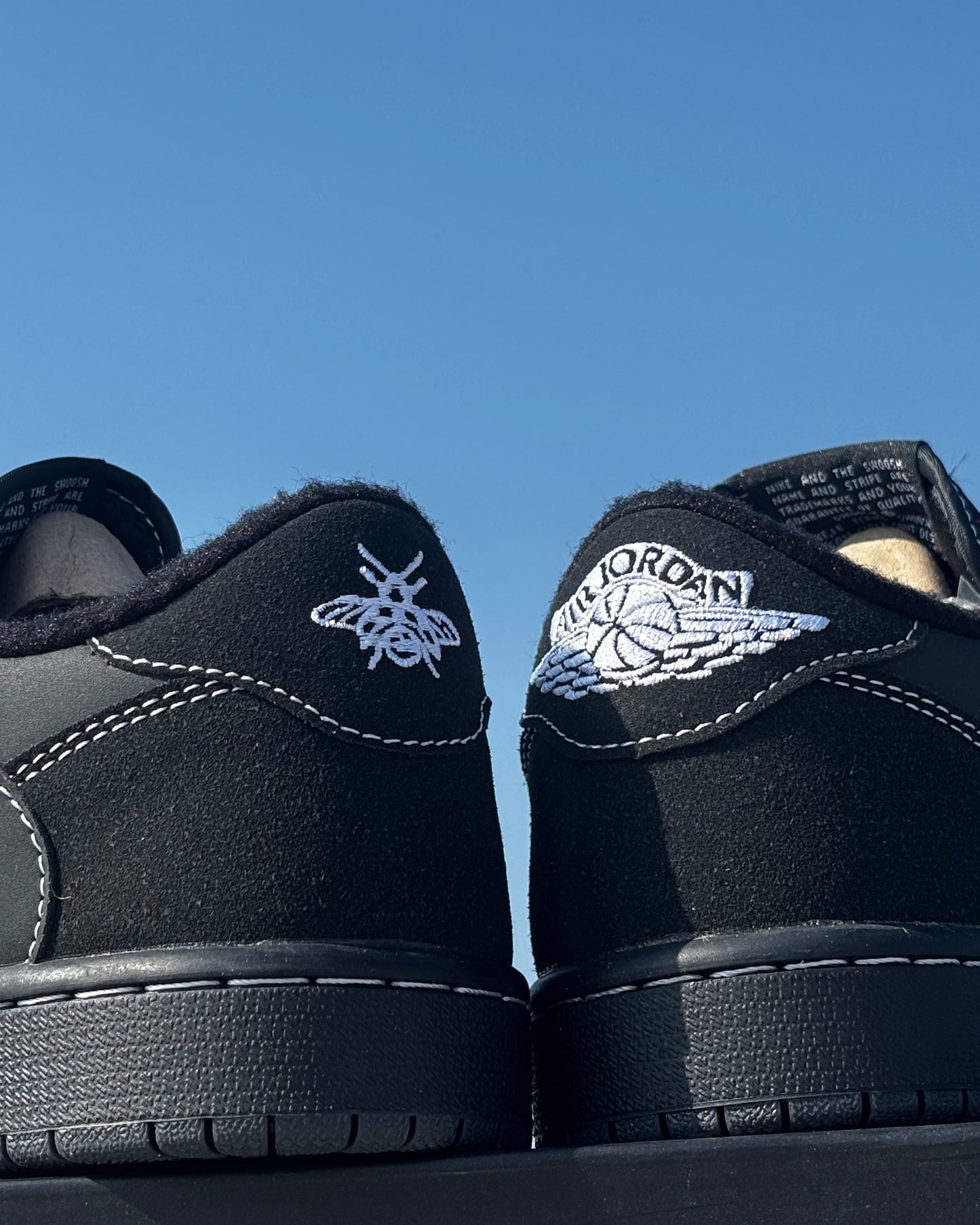 AIR JORDAN 1 x TRAVIS SCOTT LOW