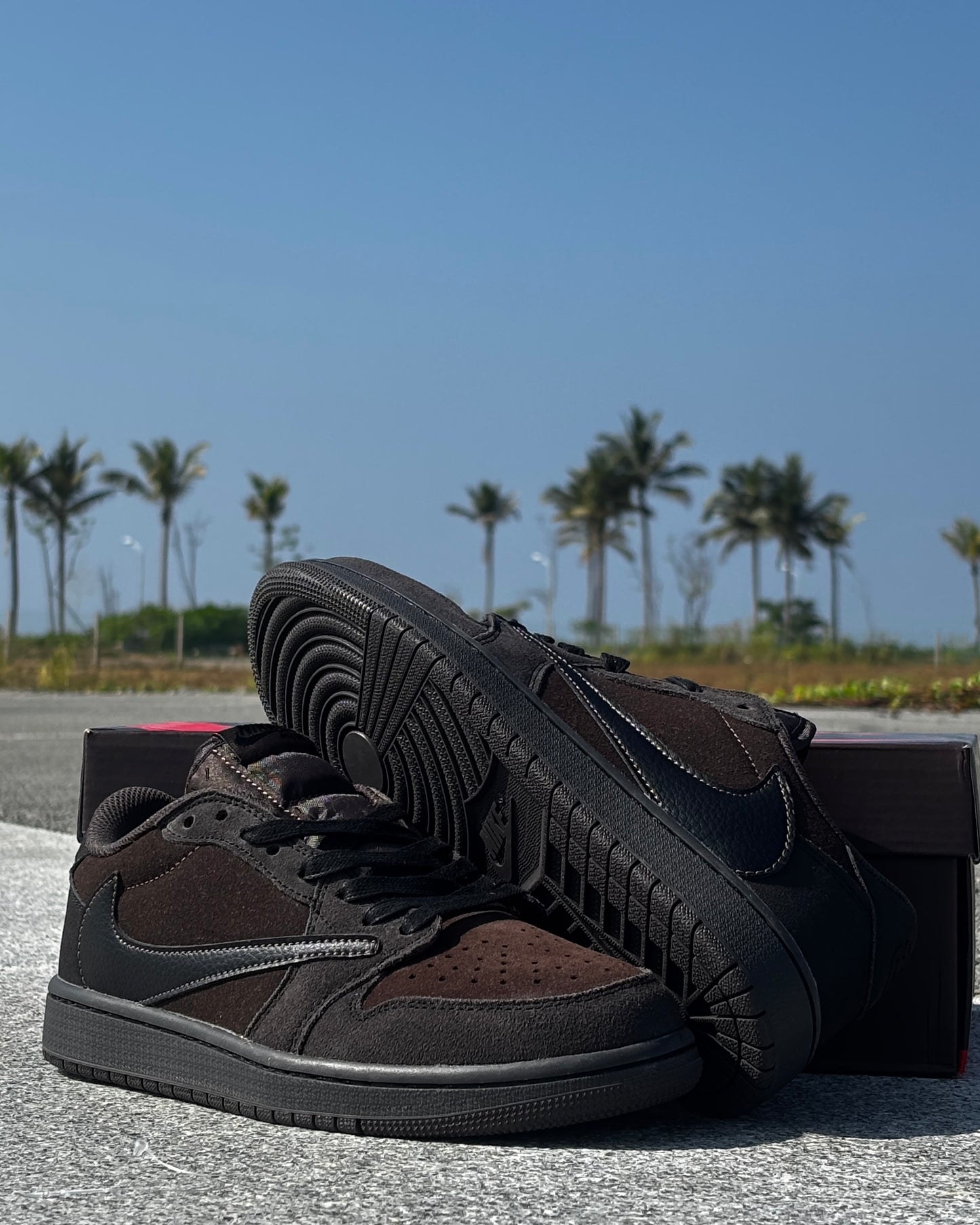 AIR JORDAN 1 x TRAVIS SCOTT LOW