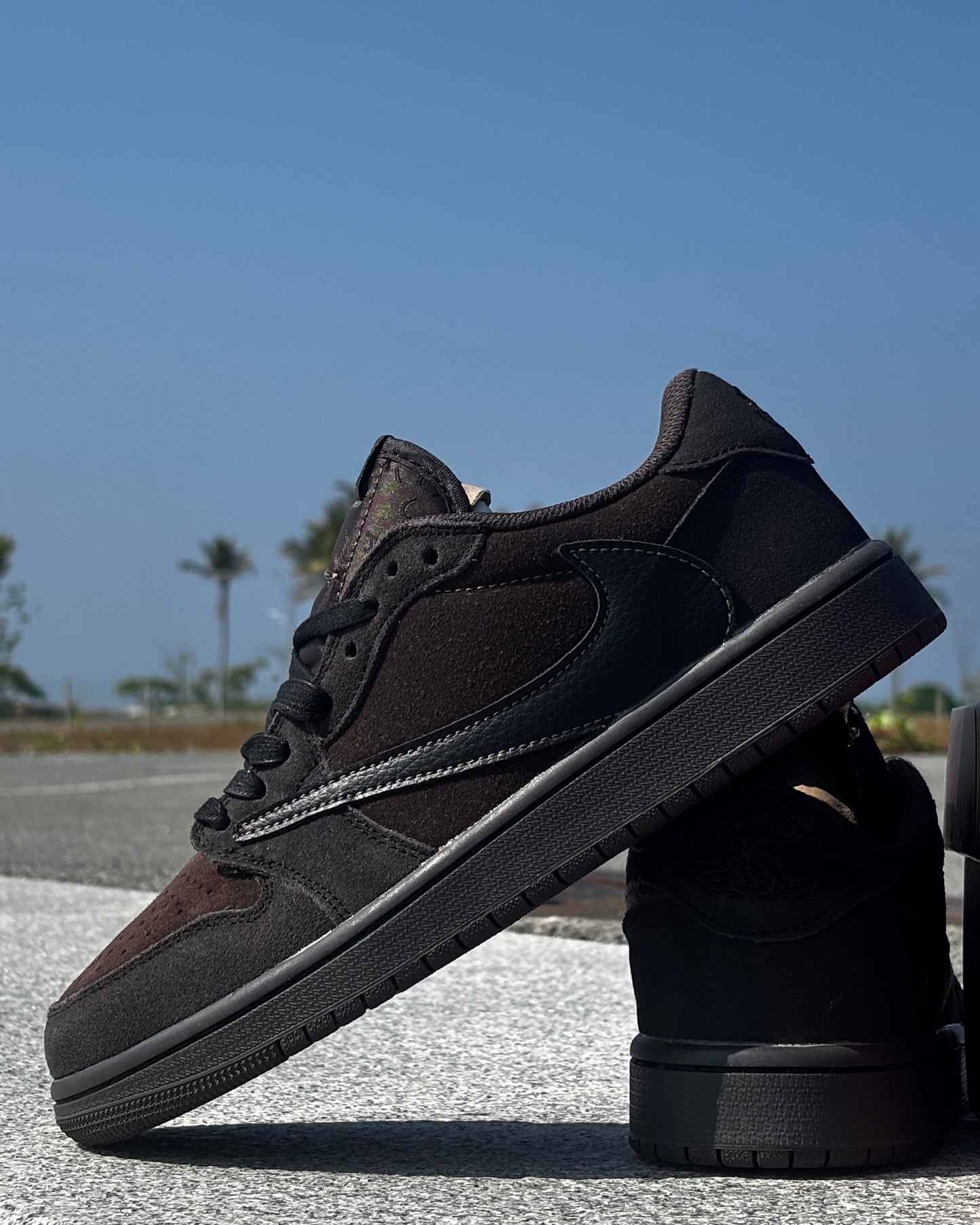 AIR JORDAN 1 x TRAVIS SCOTT LOW