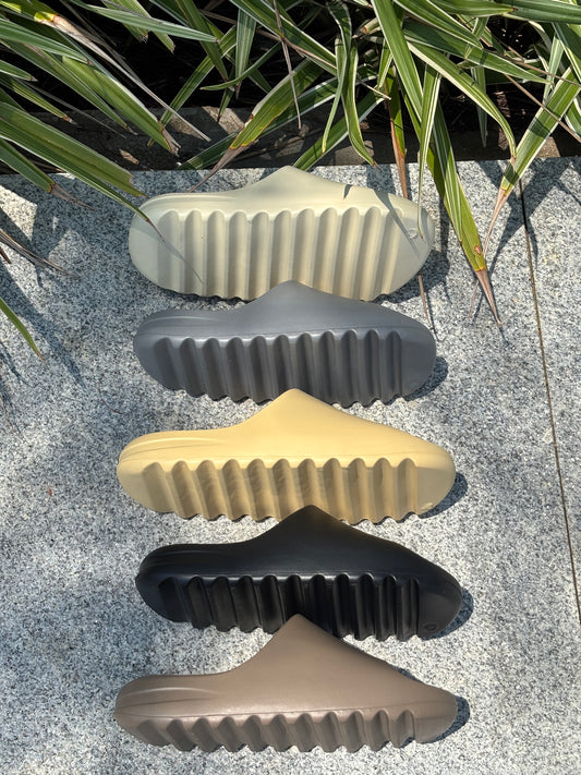 YEEZY SLIDES
