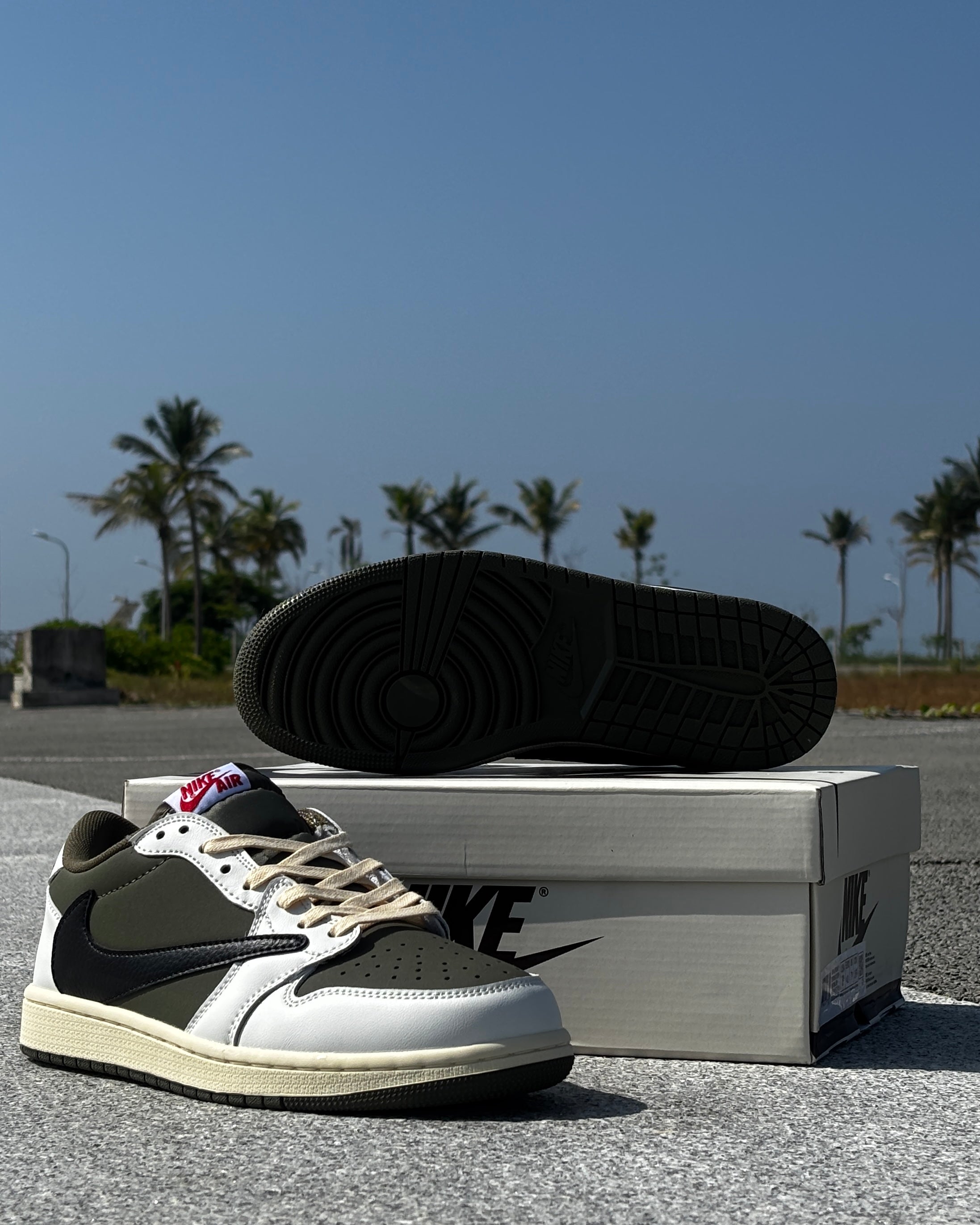 AIR JORDAN 1 x TRAVIS SCOTT LOW – The Shoe Station